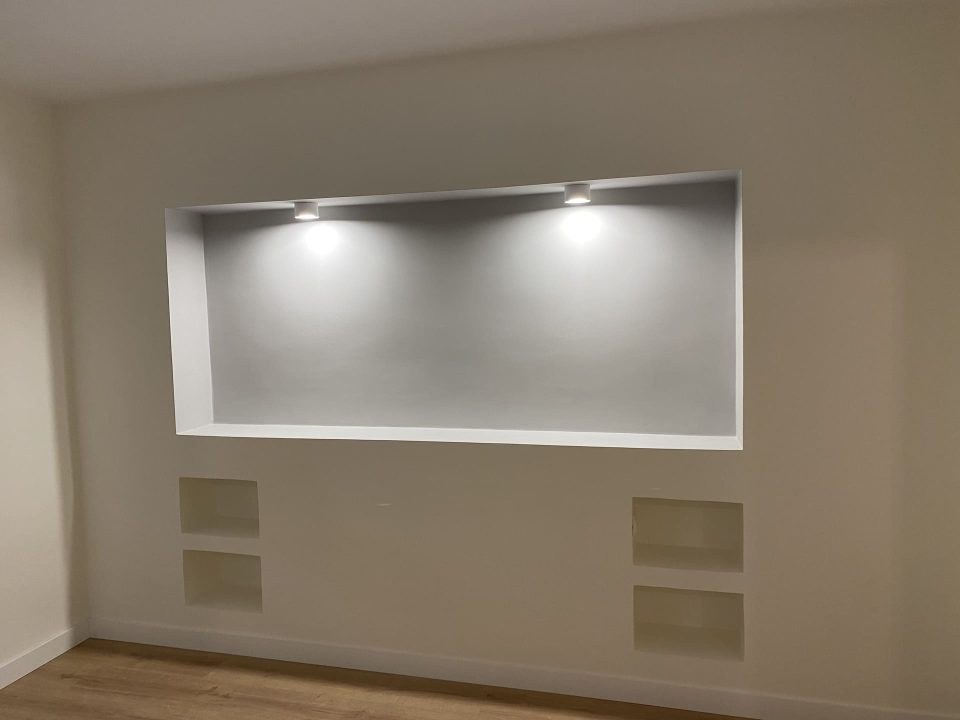 Reformas Vilafranca - fornícula de pladur amb dos focus LED empotrats